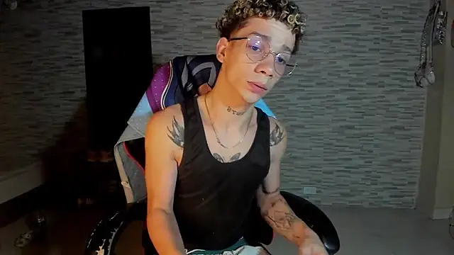 Snapshot of mateodeamjo chatting on 10.03.25 mateodeamjo online show from 10.03.25