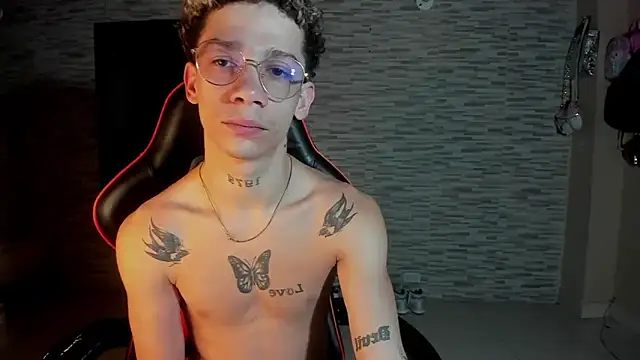 Snapshot of mateodeamjo chatting on 10.04.25 mateodeamjo online show from 10.04.25