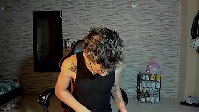 Snapshot of mateodeamjo chatting on 10.10.25 mateodeamjo online show from 10.10.25