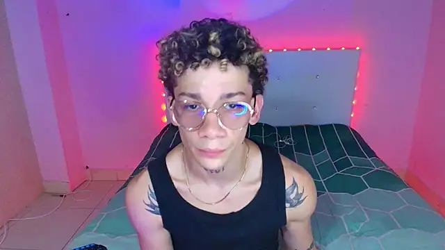 Snapshot of mateodeamjo chatting on 10.14.25 mateodeamjo online show from 10.14.25