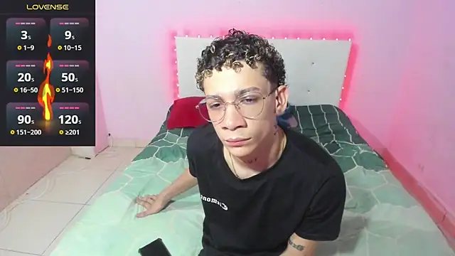 Snapshot of mateodeamjo chatting on 10.16.25 mateodeamjo online show from 10.16.25