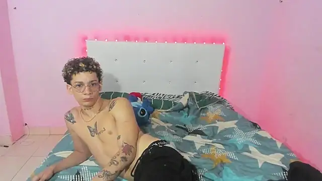 Snapshot of mateodeamjo chatting on 10.17.25 mateodeamjo online show from 10.17.25