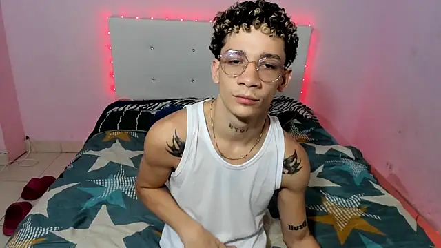 Snapshot of mateodeamjo chatting on 10.17.25 mateodeamjo online show from 10.17.25