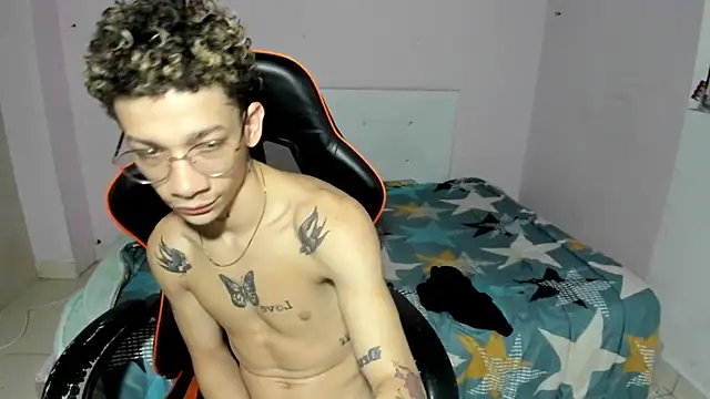 Snapshot of mateodeamjo chatting on 10.21.25 mateodeamjo online show from 10.21.25