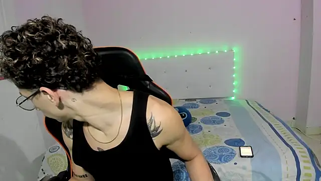 Snapshot of mateodeamjo chatting on 10.29.25 mateodeamjo online show from 10.29.25