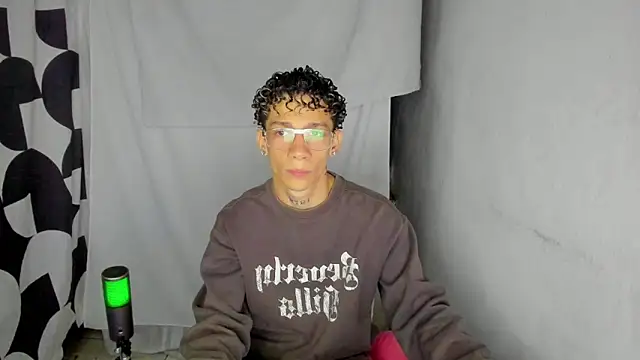 Snapshot of mateodeamjo chatting on 06.08.26 mateodeamjo online show from 06.08.26