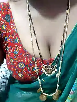 Snapshot of louise92 chatting on 01.05.25 louise92 online show from 01.05.25