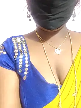 Snapshot of louise92 chatting on 02.14.25 louise92 online show from 02.14.25