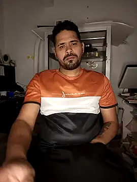 Snapshot of Joselatino23 chatting on 11.09.25 Joselatino23 online show from 11.09.25