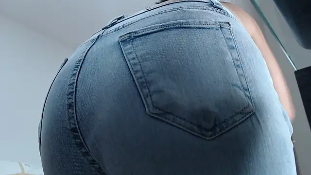 Amelia Debora Antonella online show from 11.11.25