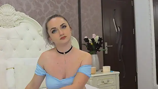 EllianaReese online show from 01.26.25