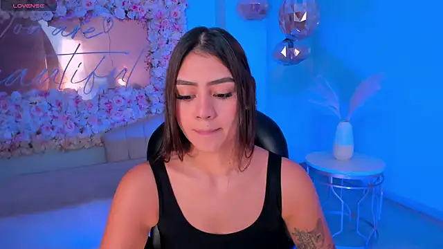 Snapshot of AllyJensen chatting on 02.03.25 AllyJensen online show from 02.03.25
