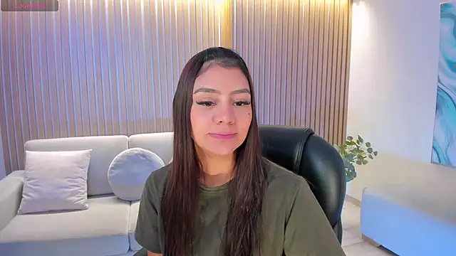 Snapshot of AllyJensen chatting on 03.02.25 AllyJensen online show from 03.02.25