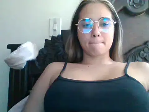 trianabell online show from 01.13.25