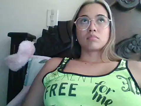 trianabell online show from 01.15.25