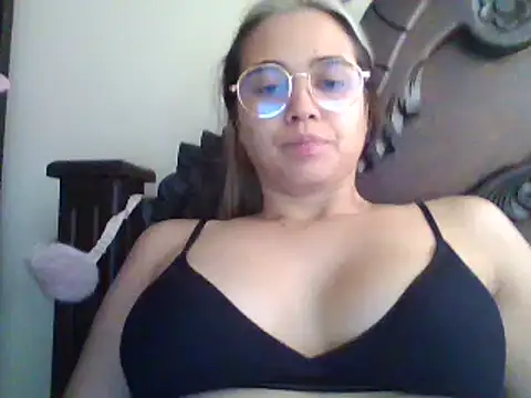 trianabell online show from 02.14.25