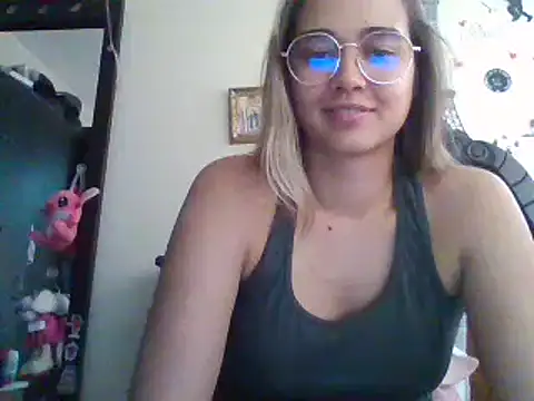 trianabell online show from 02.25.25