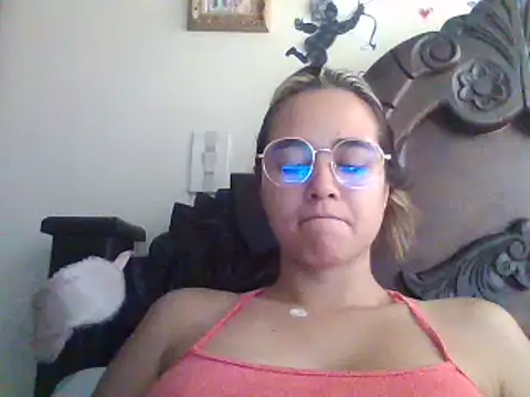 trianabell online show from 03.17.25