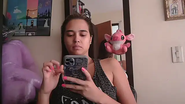 trianabell online show from 04.15.26