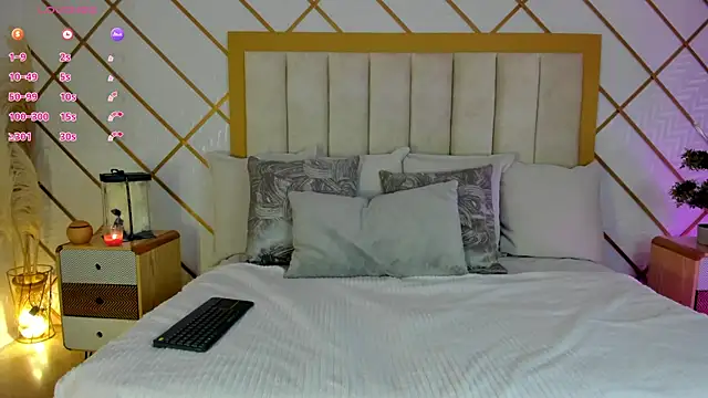 Snapshot of TamyHoney chatting on 10.10.25 TamyHoney online show from 10.10.25