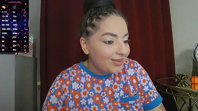 Snapshot of BustyAllyy chatting on 10.21.25 BustyAllyy online show from 10.21.25