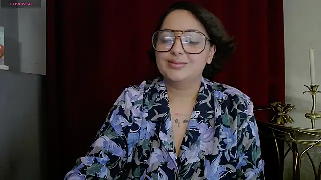 Snapshot of BustyAllyy chatting on 11.06.25 BustyAllyy online show from 11.06.25