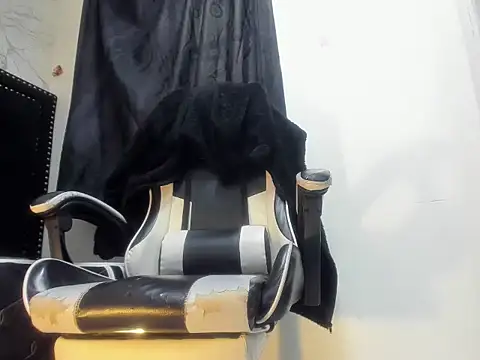 DaianaLutz online show from 12.16.25