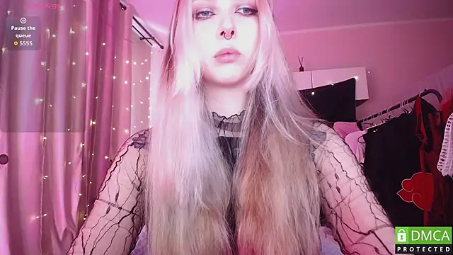 JustMeowGirl online show from 06.15.26