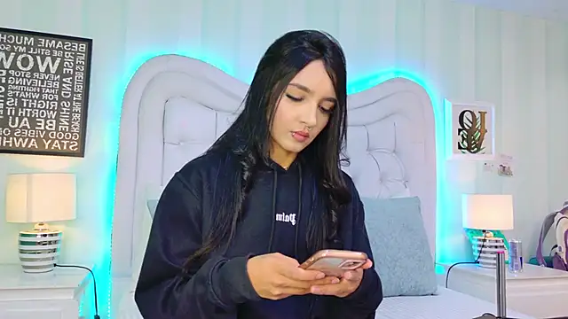 Snapshot of MiaSweeths chatting on 10.09.25 MiaSweeths online show from 10.09.25