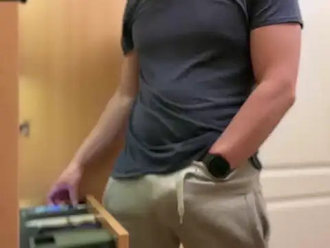 Snapshot of etat_onn chatting on 11.15.25 etat onn online show from 11.15.25