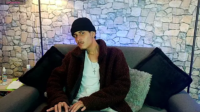 Snapshot of Bastiaan_28 chatting on 11.14.25 Bastiaan 28 online show from 11.14.25