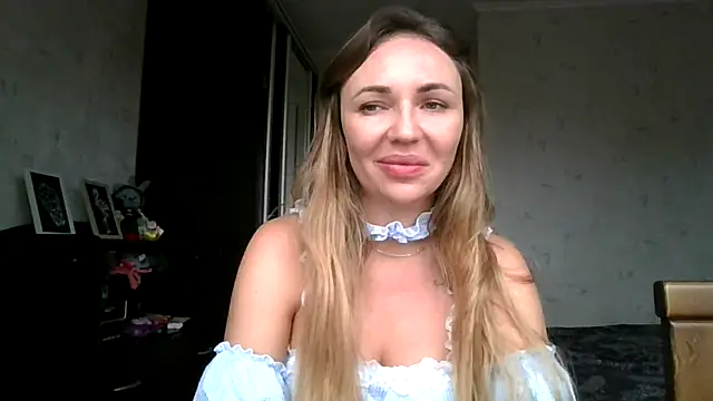 AngelinaLove28 online show from 11.11.25