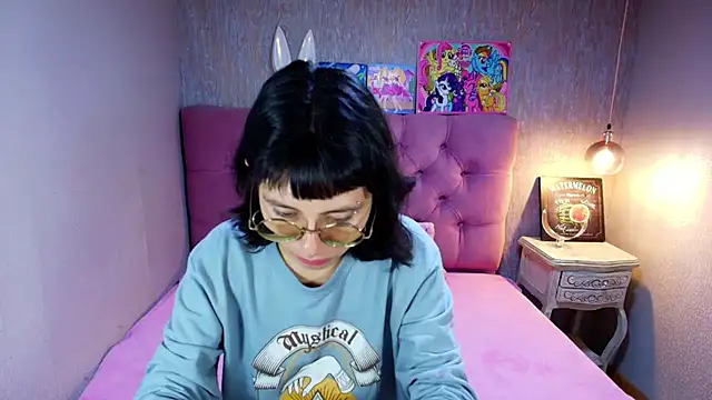Snapshot of charlottemoonxz chatting on 07.19.26 charlottemoonxz online show from 07.19.26
