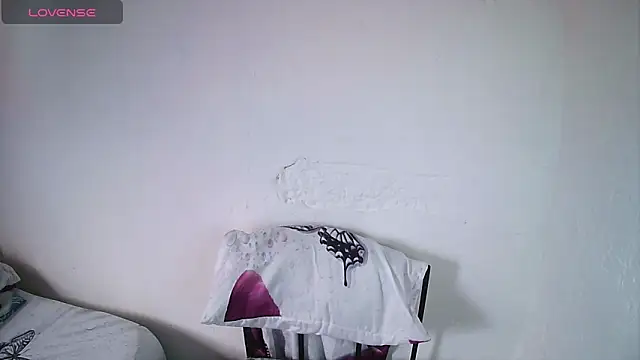 Snapshot of lynieh- chatting on 02.09.26 lynieh- online show from 02.09.26