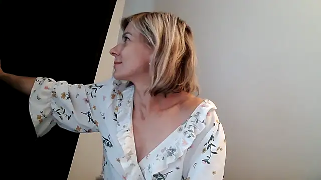 anechka1 online show from 10.21.25