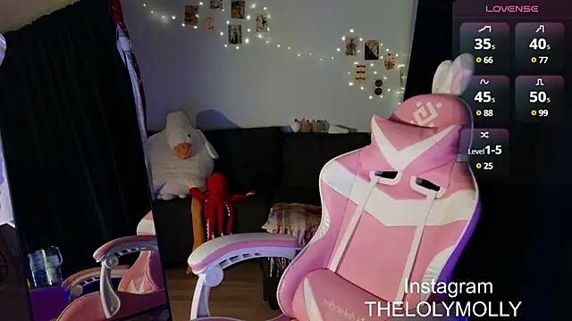 Snapshot of LolyMolli chatting on 02.19.25 LolyMolli online show from 02.19.25
