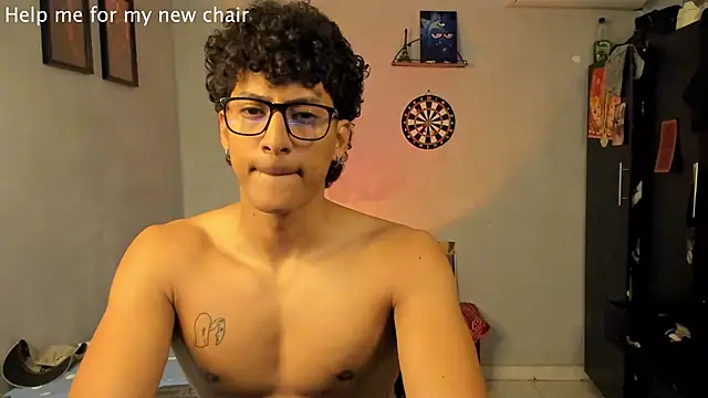 Snapshot of Ivano_joness chatting on 03.19.25 Ivano joness online show from 03.19.25