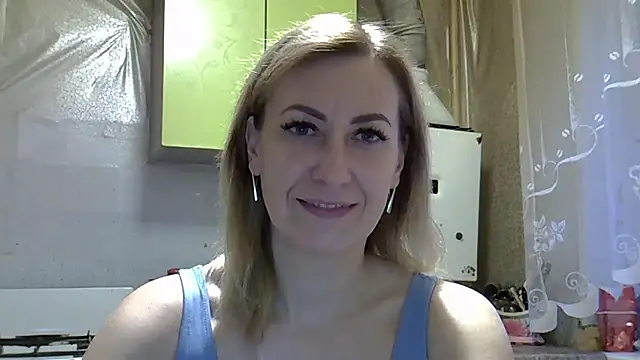 Snapshot of AshleyXHoney chatting on 12.02.24 AshleyXHoney online show from 12.02.24