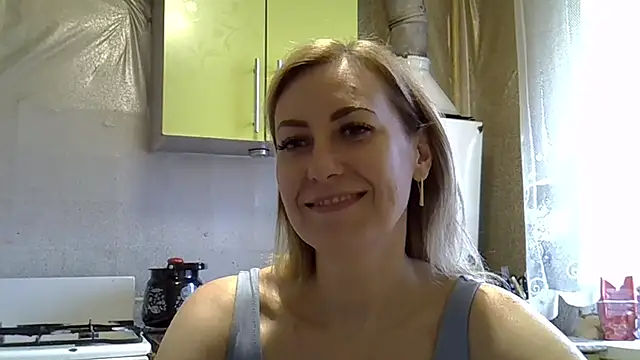 Snapshot of AshleyXHoney chatting on 12.02.24 AshleyXHoney online show from 12.02.24