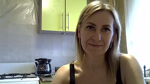 Snapshot of AshleyXHoney chatting on 12.04.24 AshleyXHoney online show from 12.04.24