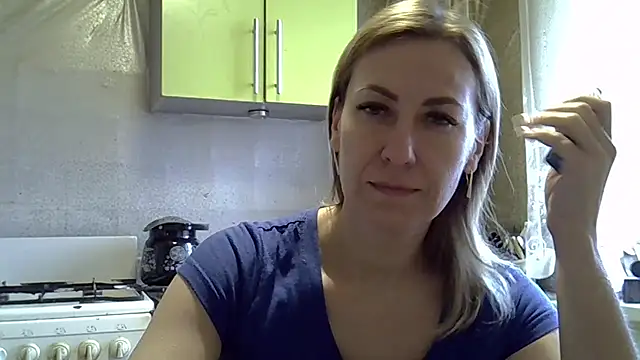 Snapshot of AshleyXHoney chatting on 12.05.24 AshleyXHoney online show from 12.05.24