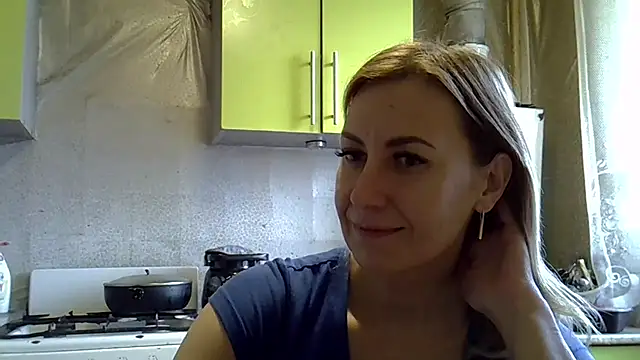 Snapshot of AshleyXHoney chatting on 12.05.24 AshleyXHoney online show from 12.05.24