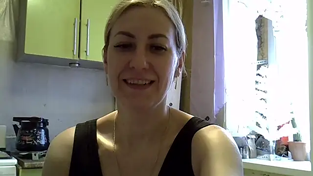 Snapshot of AshleyXHoney chatting on 12.27.24 AshleyXHoney online show from 12.27.24