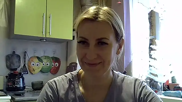 Snapshot of AshleyXHoney chatting on 12.31.24 AshleyXHoney online show from 12.31.24