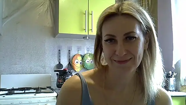 Snapshot of AshleyXHoney chatting on 03.05.25 AshleyXHoney online show from 03.05.25