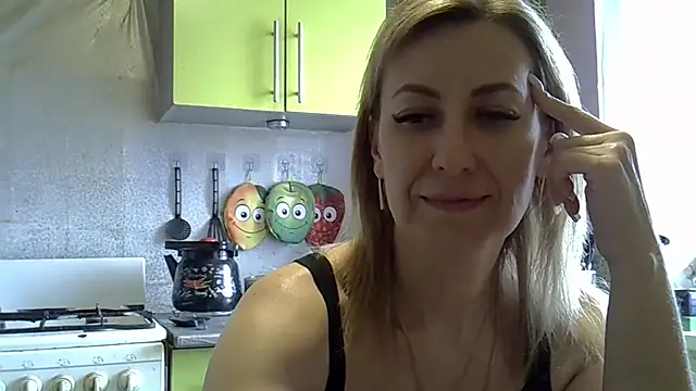 Snapshot of AshleyXHoney chatting on 03.19.25 AshleyXHoney online show from 03.19.25