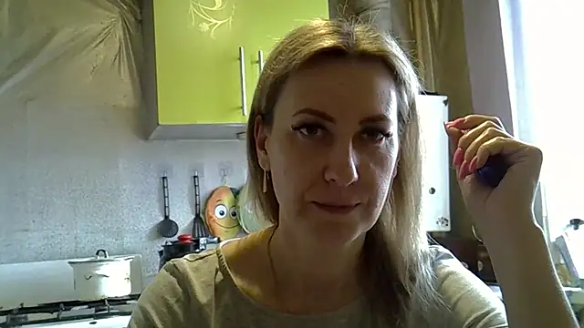 Snapshot of AshleyXHoney chatting on 03.21.25 AshleyXHoney online show from 03.21.25