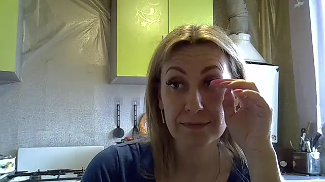 Snapshot of AshleyXHoney chatting on 03.21.25 AshleyXHoney online show from 03.21.25