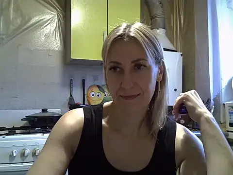 Snapshot of AshleyXHoney chatting on 09.08.25 AshleyXHoney online show from 09.08.25