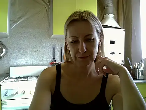 Snapshot of AshleyXHoney chatting on 09.11.25 AshleyXHoney online show from 09.11.25